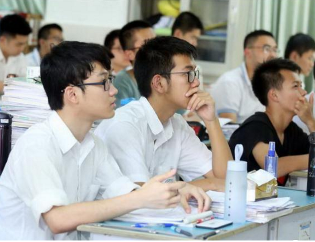 部级排行_国内“副部级”大学排名公布,清华竟无缘榜首,这所大学挤进前3