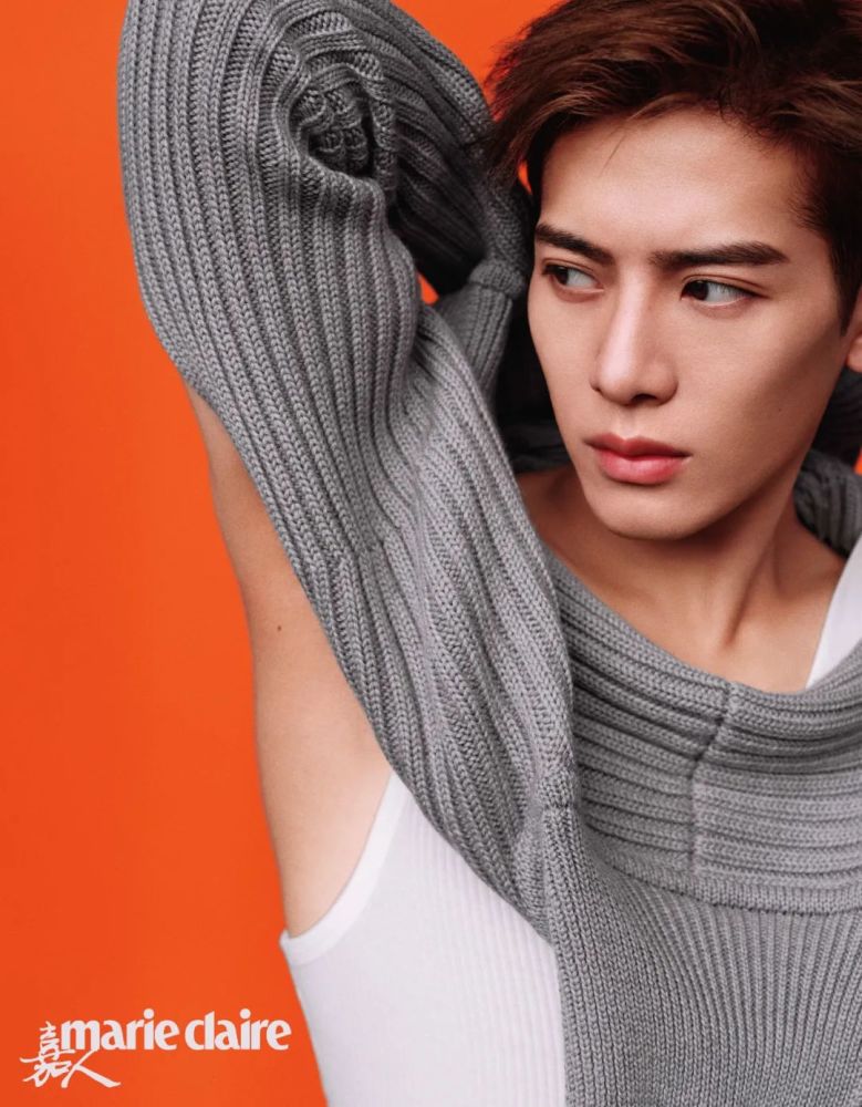 均为fendi值得玩味的是,一或二的双选思维模式迄今在王嘉尔的身上依然