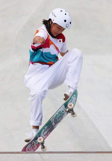 滑板女子街式赛13岁西屋红叶夺冠 日本已包揽2金_腾讯新闻