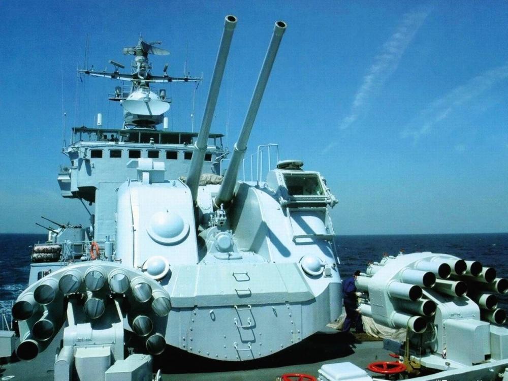 166军舰入户重庆首次灯光秀震撼人心