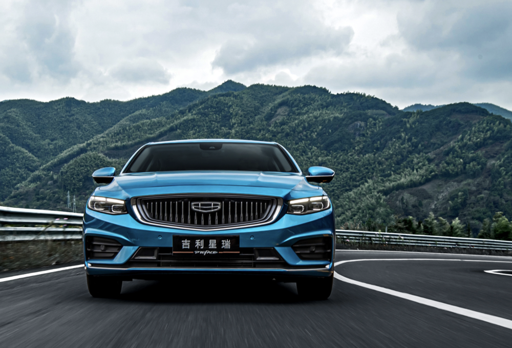 来的最晚但实力最强，长安UNI轿车曝光，明确对手是速腾