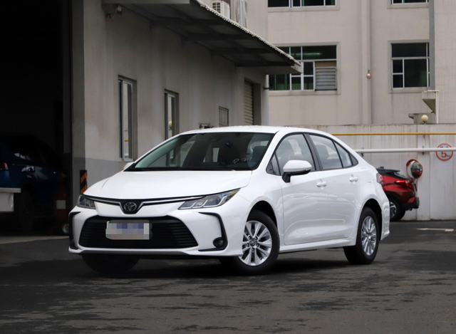 为啥现在很多人都不买卡罗拉？车主：看着省油经济其实麻烦一堆