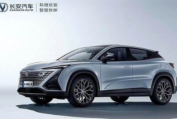 新车有改动，车身有多种颜色可以选择，新款长安UNI-T曝光