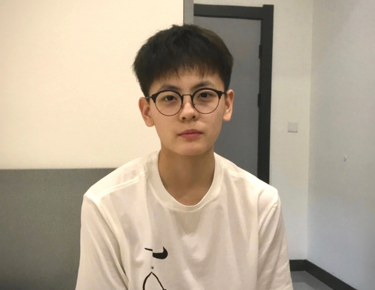 女篮杨舒予爆火短发帅长发美北体学生简直就是人间扳手