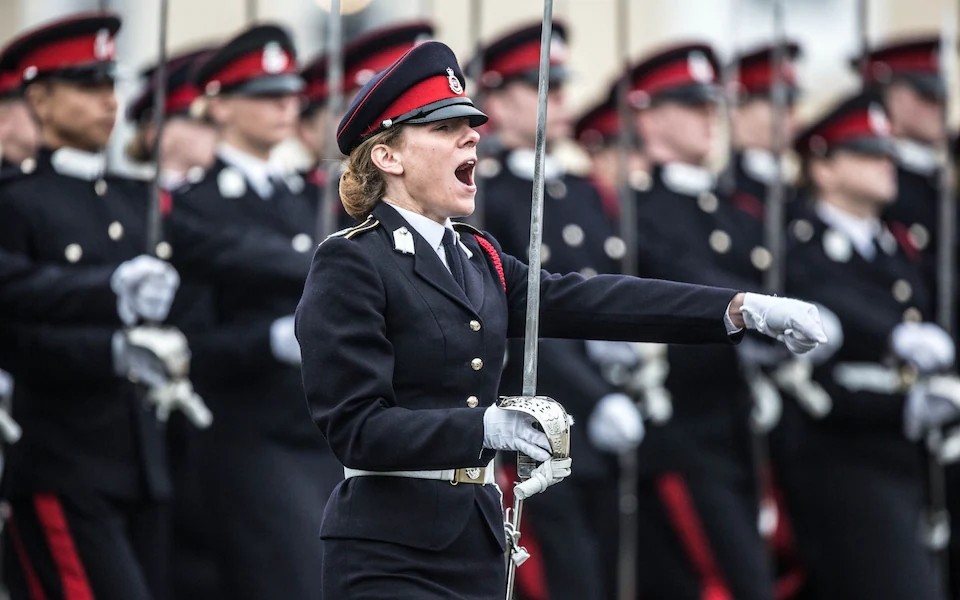 轮奸,性侵和性剥削,报告称英国6成女兵受过欺凌,一些人不敢报案