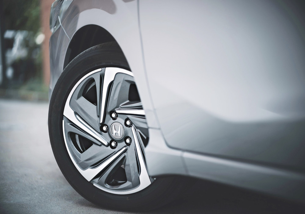 A＋级轿车的“鼻祖”，5年销量超60万，比速腾大，本田产仅9.98万