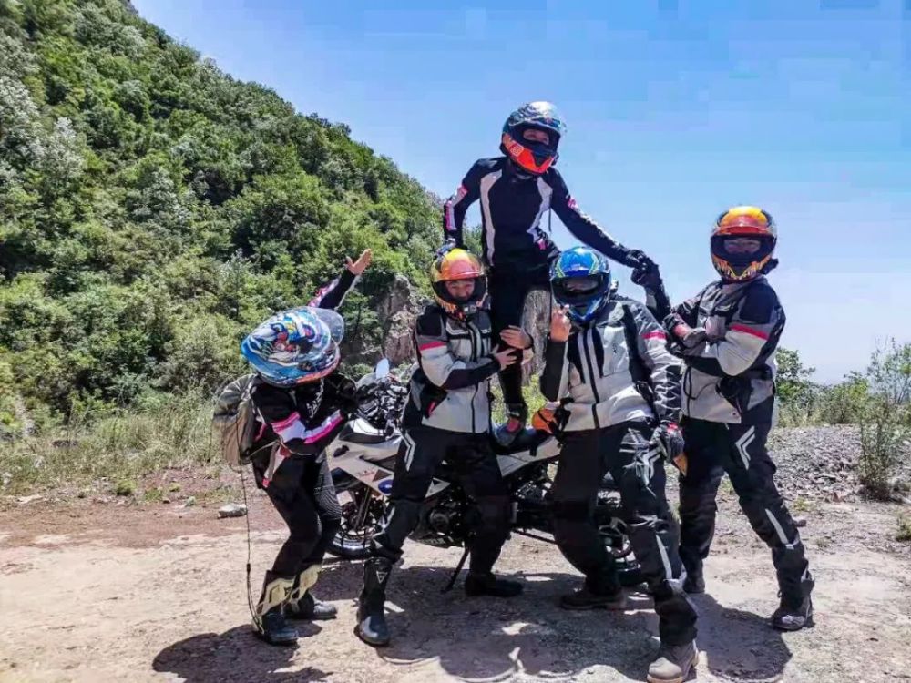 最飒女骑张凡同学，新生代玩家眼中的自由之旅