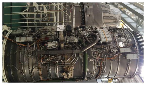 图160的发动机到底有多大?当人站上去才明白,什么叫巨无霸