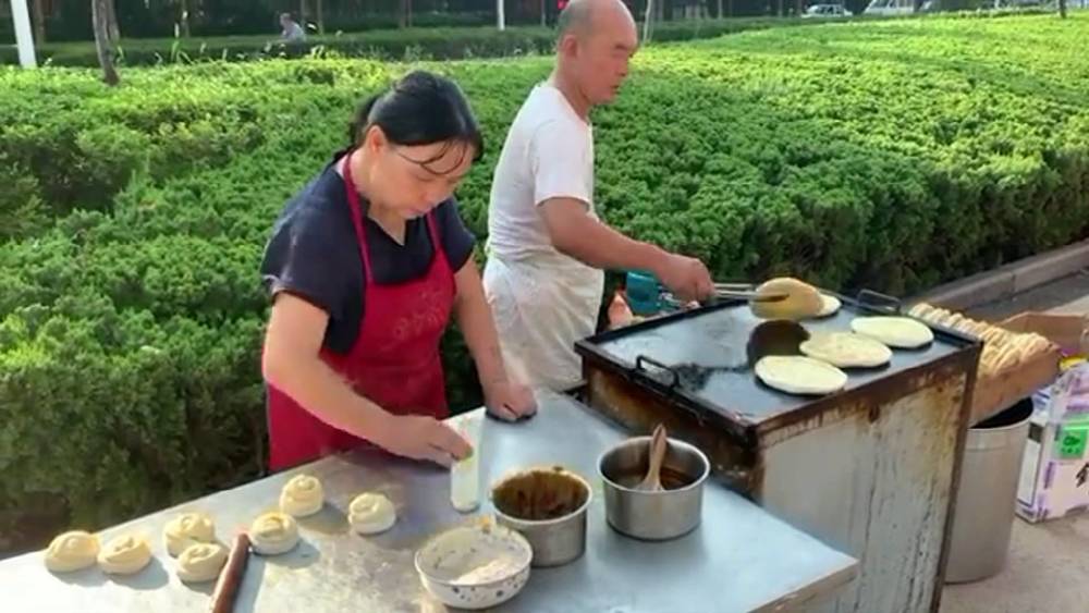 河南市民為消防員擺