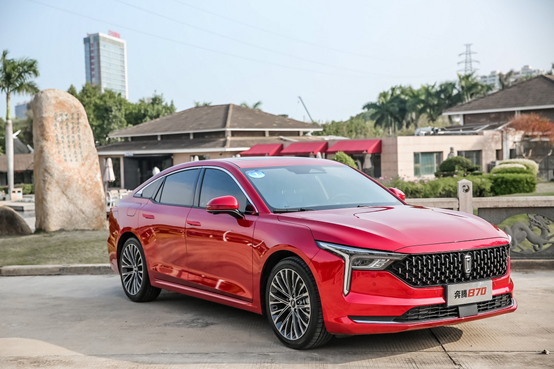 国产家轿谁最能装？奔腾B70了解一下？