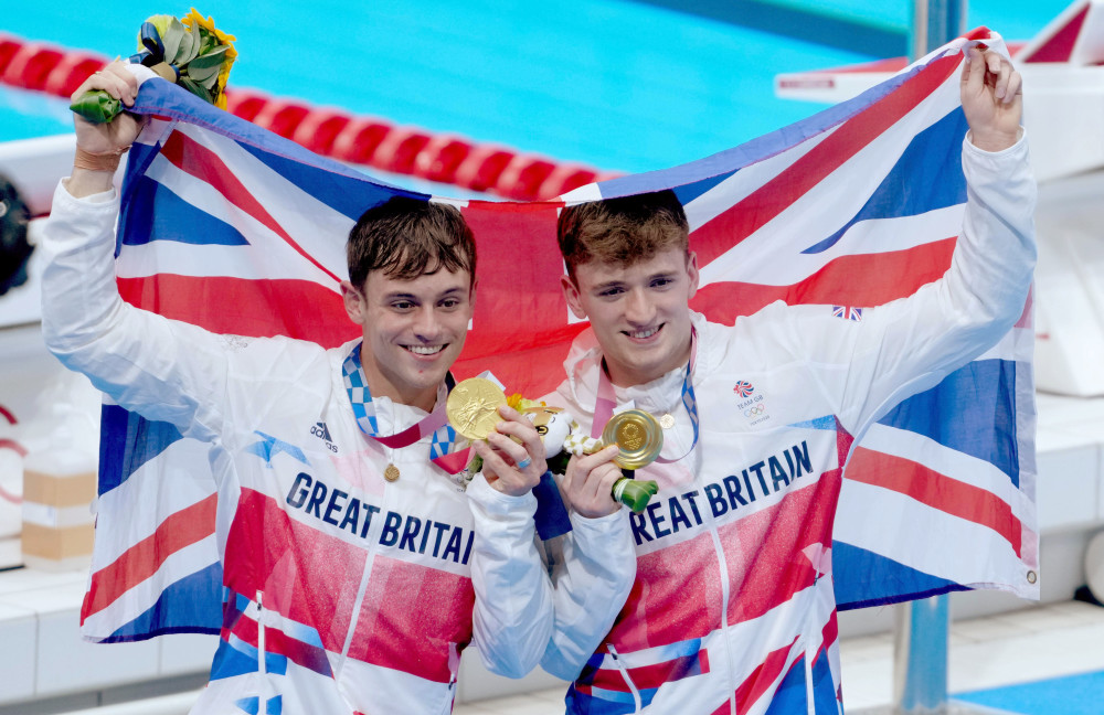 东京奥运会跳水男子双人十米跳台英国组合夺冠2
