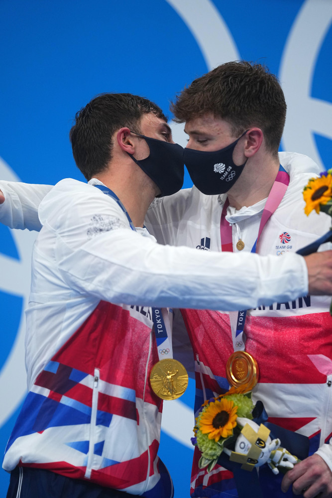 东京奥运会跳水男子双人十米跳台英国组合夺冠2