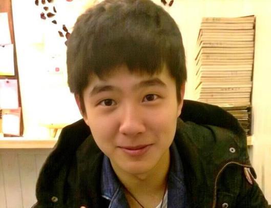 这是女友镜头下的刘昊然,除了惊叹都不知道说啥了,怎么长得这么好看.