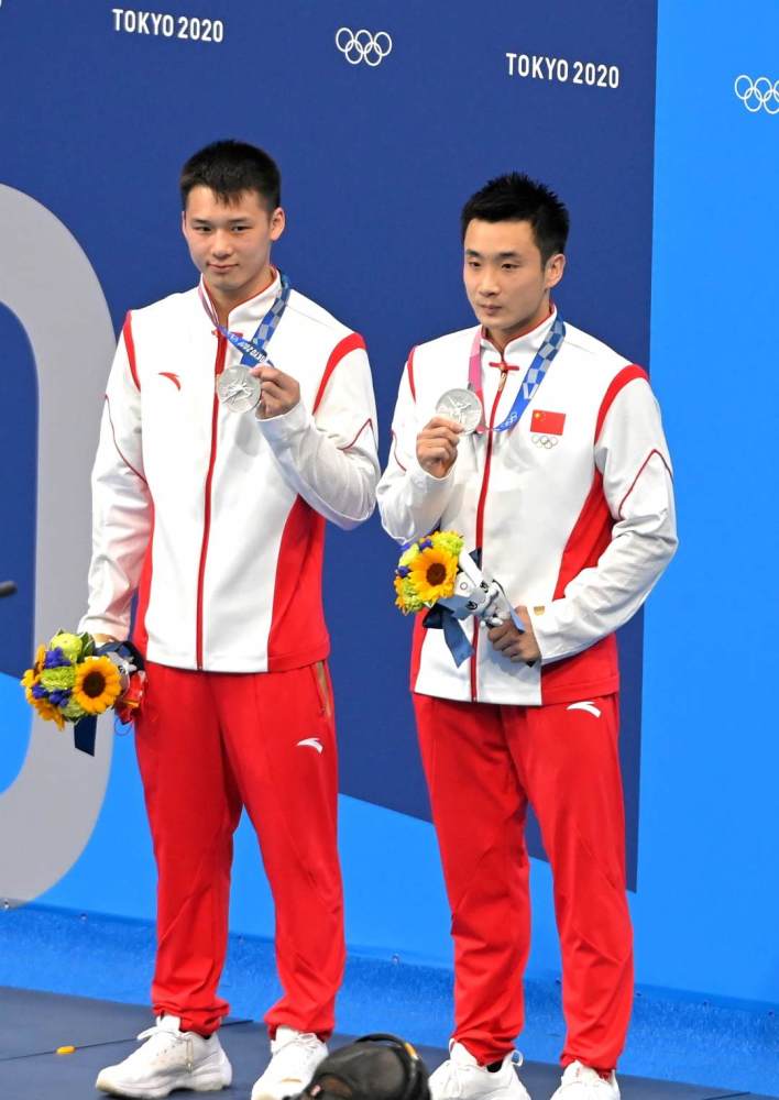 摘银后!曹缘向陈艾森说"对不起",网友:你们是最完美的