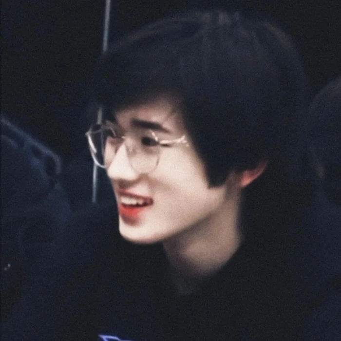 宋亚轩氛围感头像|请你一直开心_腾讯新闻