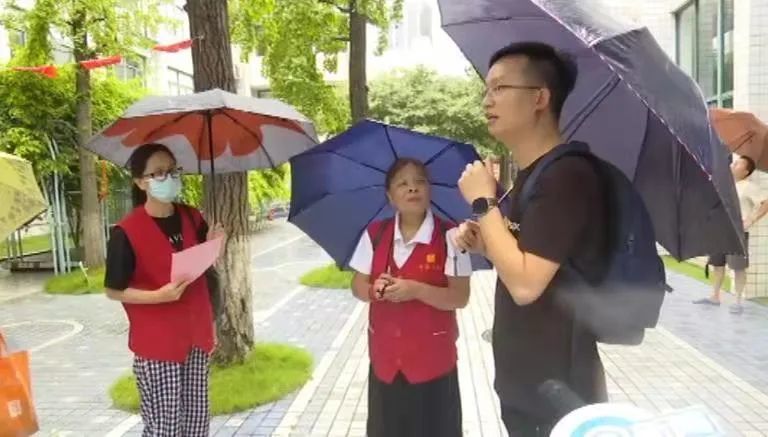 台风影响没有结束 接下来还有暴雨 不惧台风 这些场景很温暖 腾讯新闻