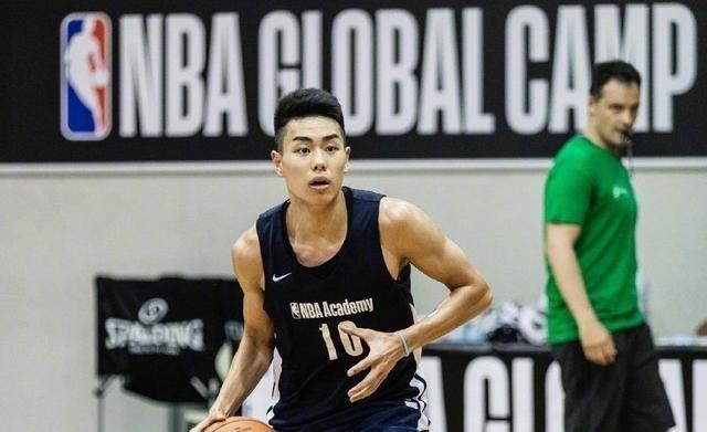李春江 正式签约！CBA明星后卫加盟上海男篮，携手李春江让人期待