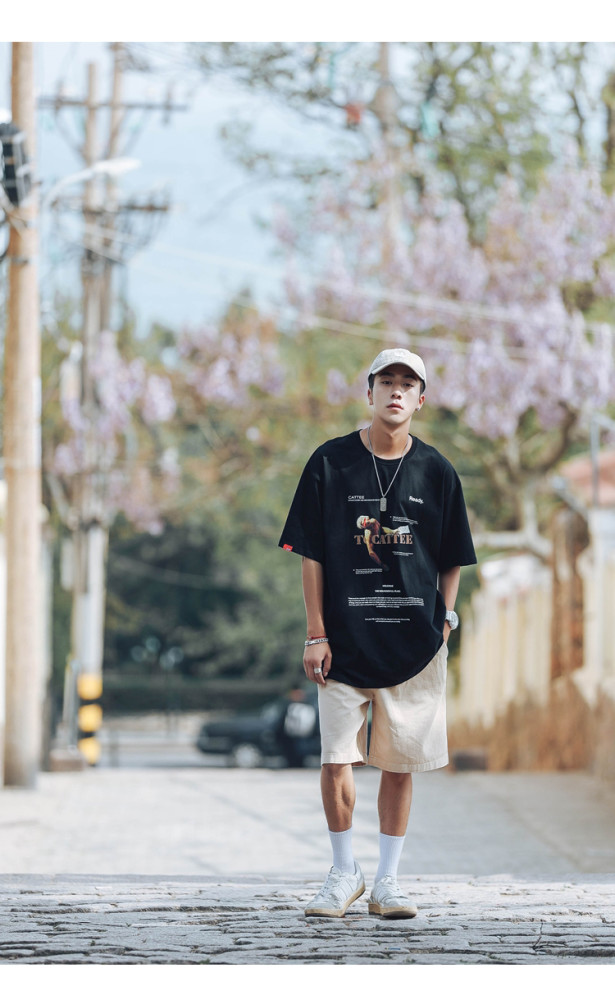 get抽象印花穿搭,秒变日系文艺青年