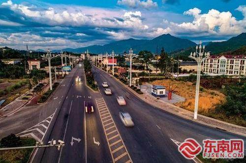 松溪县城风貌 吴雯琳/摄东南网讯 "这里空气好,环境也好,医护人员和