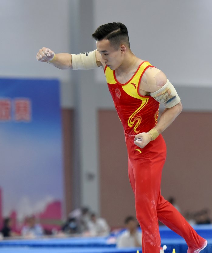 肖若腾率中国男团获铜牌吊环wink啥水平被誉为男神还是意大利球迷