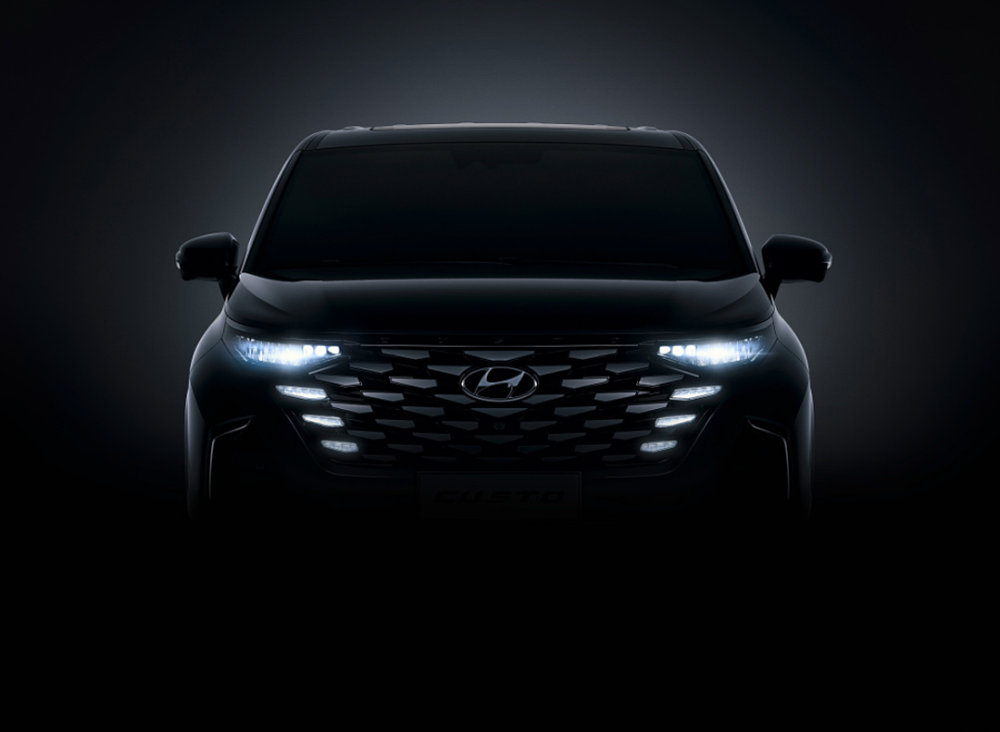 轴距接近GL8，北京现代MPV露面，侧滑门贯穿灯，大马力