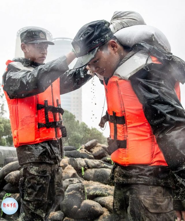 台风"烟花"登陆,子弟兵全力投入抢险一线!