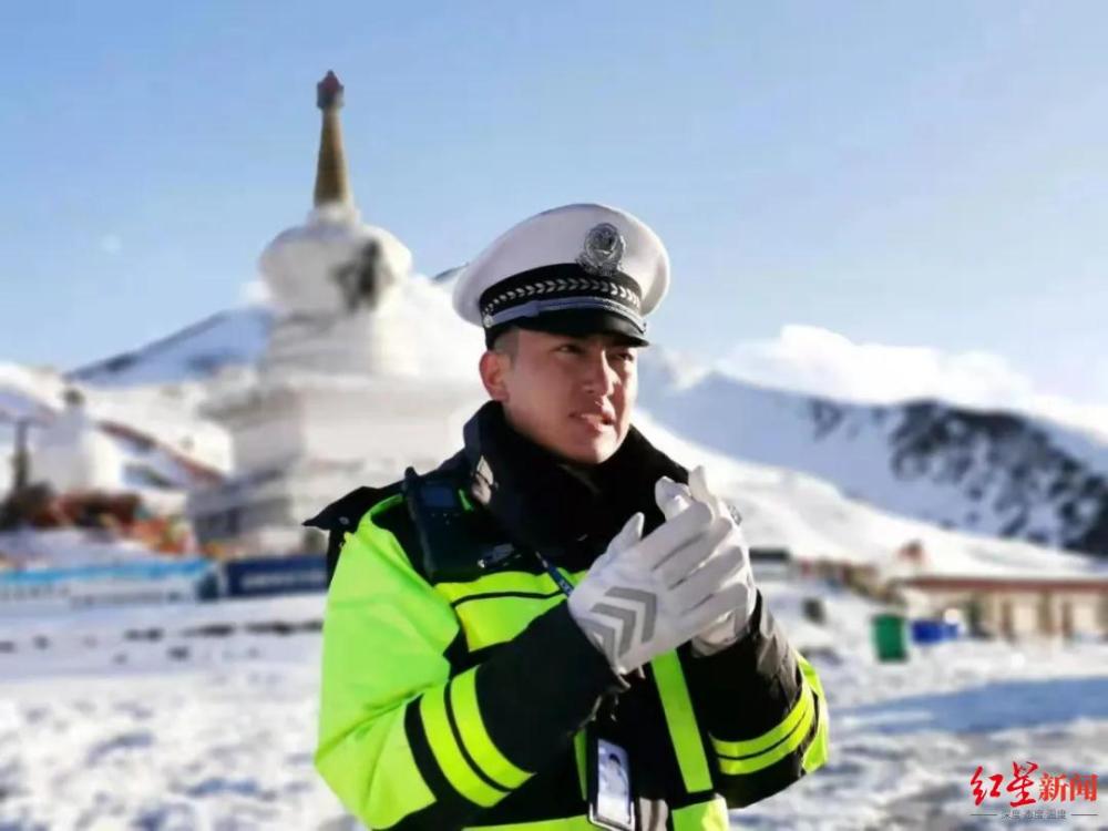 四川雪雕交警亮相央视那张照片只是缩影风雪坚守是公安交警常态