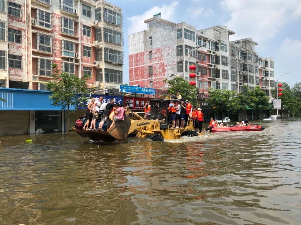 新乡日报记者直击卫辉救援实录_腾讯新闻