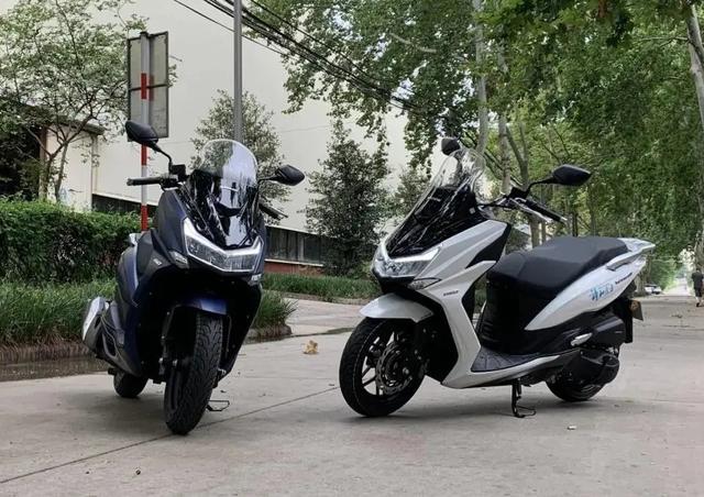 不到1.5万，解析国产水冷150休闲踏板车：标配ABS，无钥匙启动