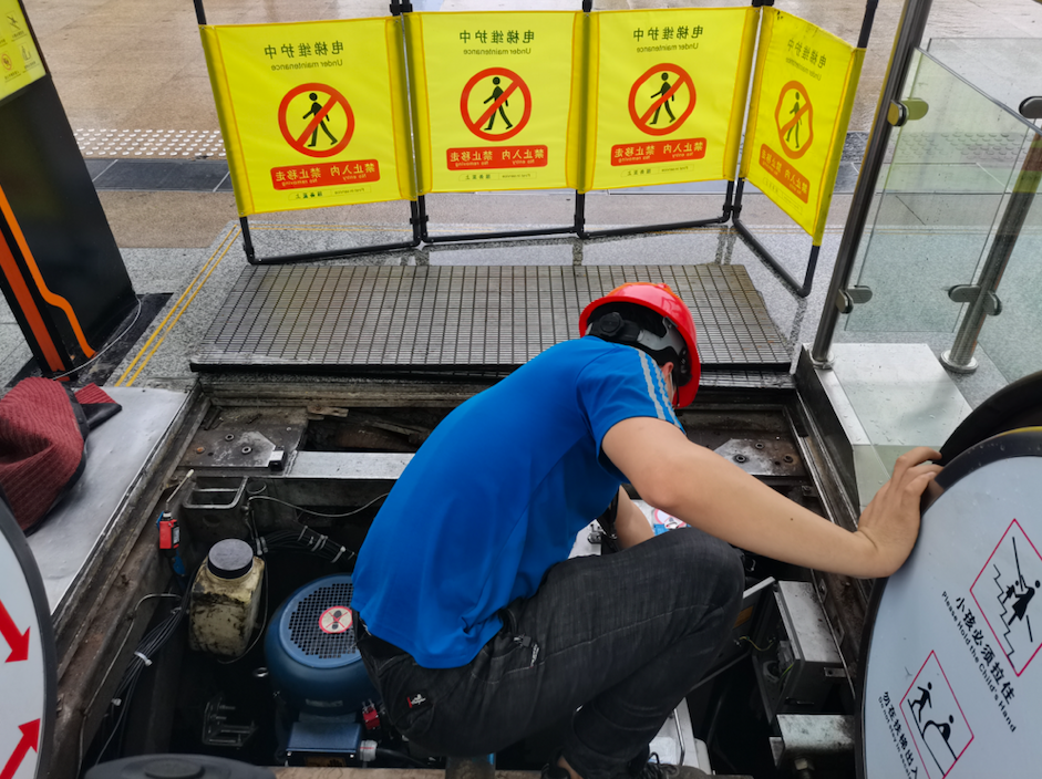 中心城区地下通道电梯逐步恢复使用第一批照明设施已经恢复