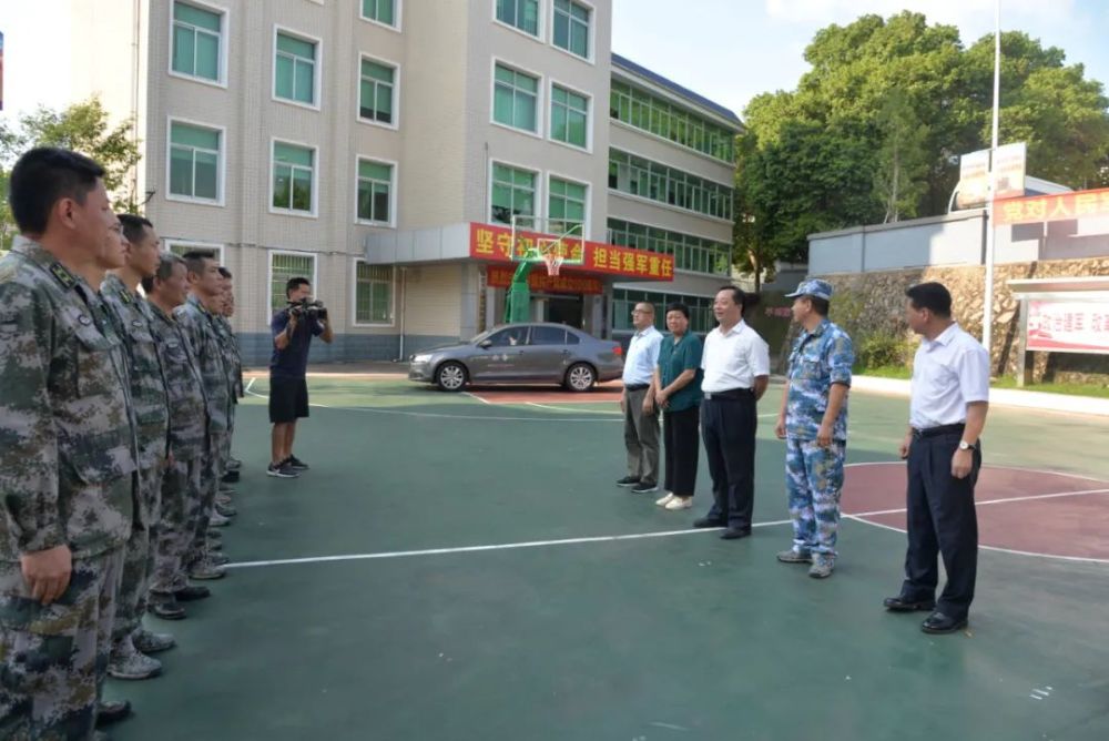 【一线快讯】连城县领导走访慰问驻莲,驻训部队官兵_腾讯新闻