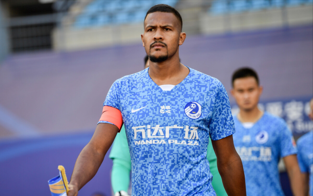 龙东转会最新消息离队仅剩一障碍大连人队或免费放人