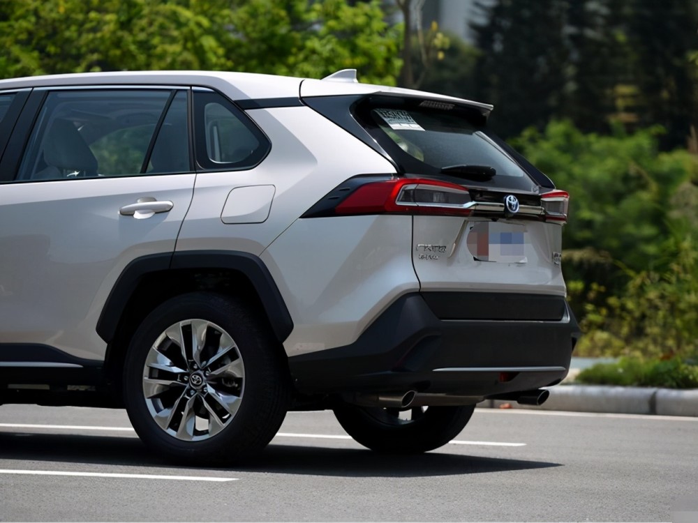 丰田"小霸道"来了,比宝马x5都漂亮,还买啥途昂和汉兰达