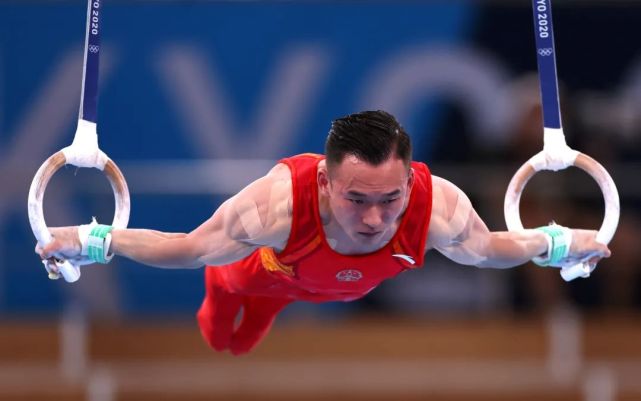 肖若腾吊环上wink