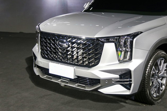 汉兰达遇到对手了！长近5米，252马力＋爱信8AT，有六、七座可选