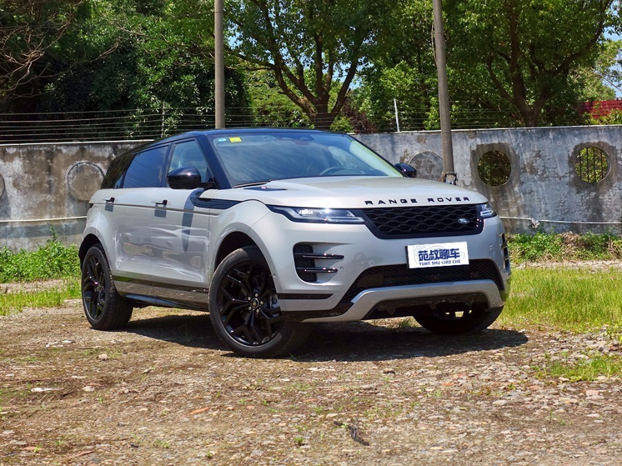 有颜值之后，空间也变得更宽敞，试驾路虎揽胜极光L