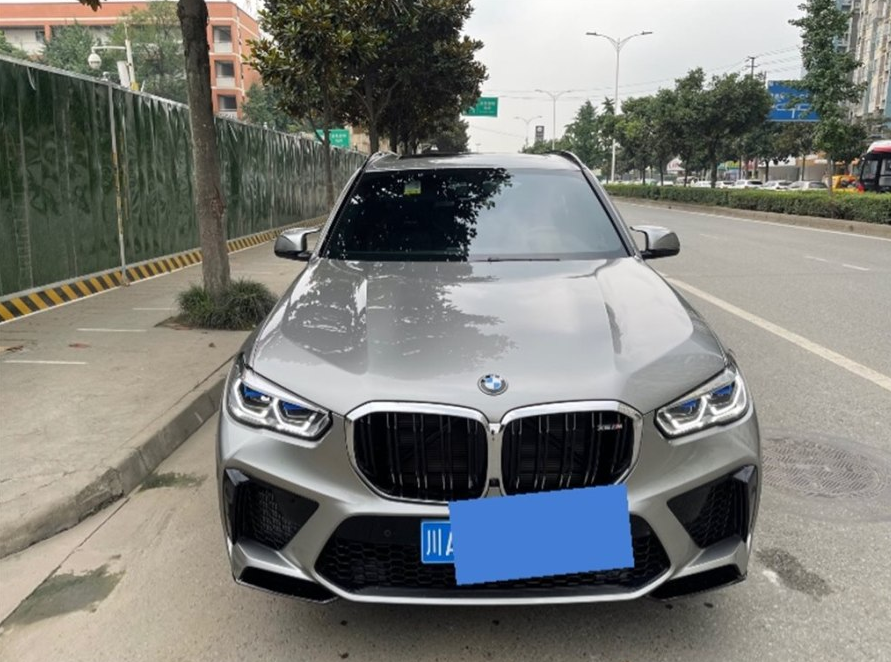 花162万买辆八缸宝马X5M，验完车后四川老板打算抠掉M标志