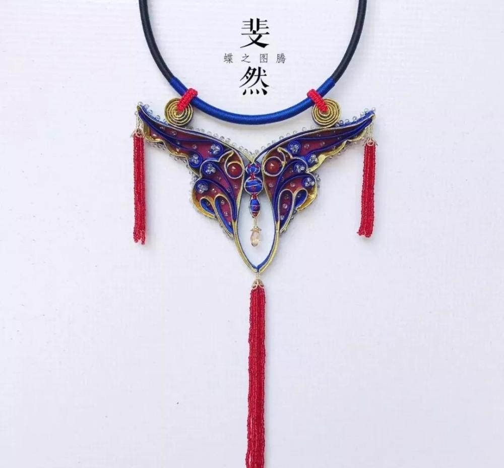 积淀蕴藏了丰富的艺术经典,今天,让我们一起走进别样中国风——盘扣