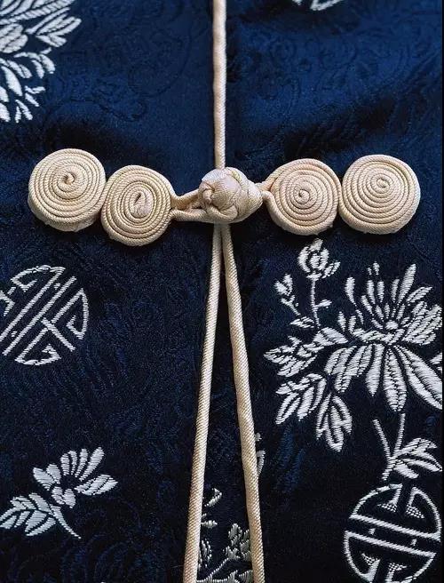 增加中国韵味这些富有吉祥寓意的中式盘扣不仅是美的形式更是人们对