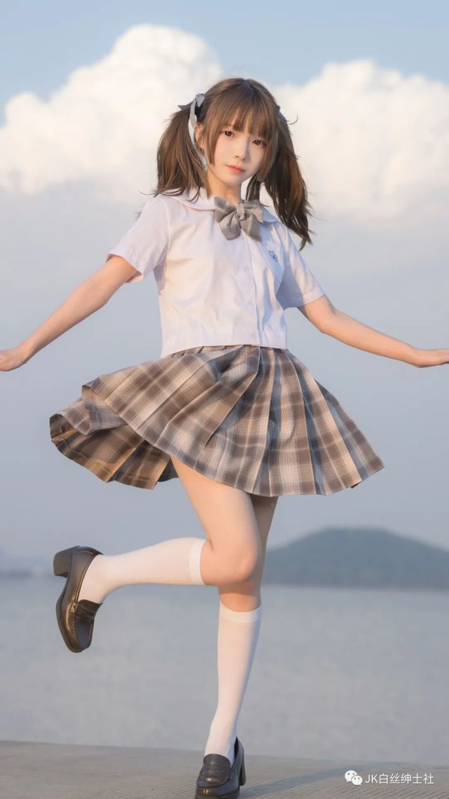 jk少女:爱的魔力转圈圈