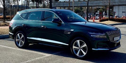 颜值不输宾利，车标带翅膀，2.5T爆304匹，不足53万开出百万级档次