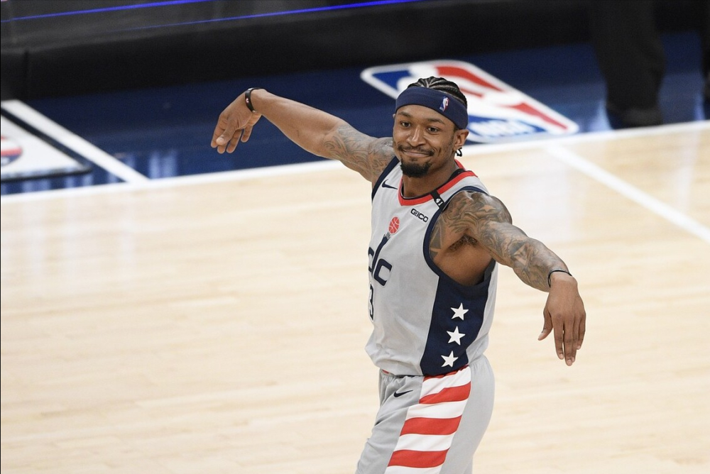 nba NBA多消息汇总：德罗赞主动示好湖人，公牛追罗斯，比尔洛瑞成香饽饽