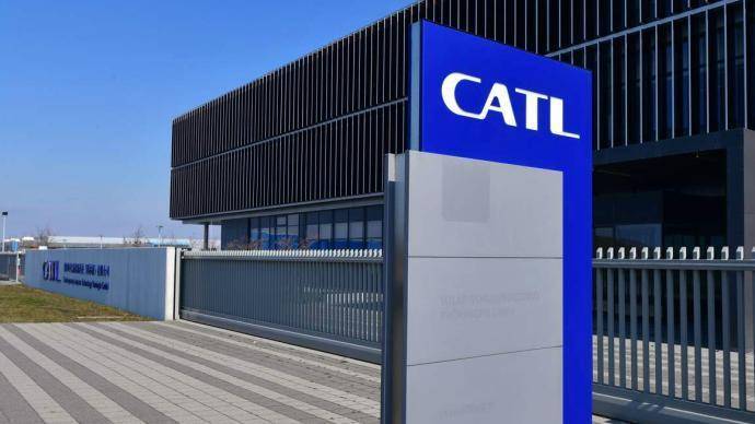 全球第一宝座不稳，“赌徒”曾毓群能否解救宁德时代的忧患？