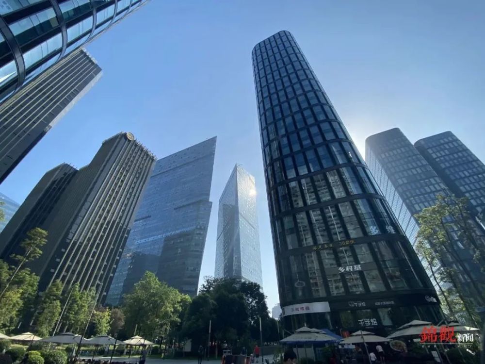 有一种奋斗,叫"天府三街"_腾讯新闻