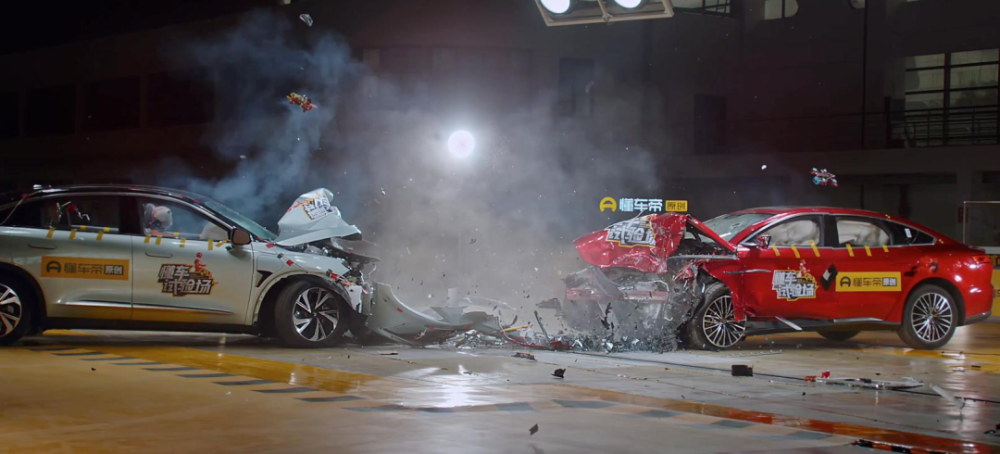 王传福的永不自燃被打脸，比亚迪汉EV被撞的稀巴烂