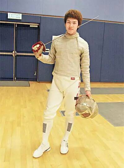 王嘉尔发文祝贺香港击剑选手张家朗夺冠,这是香港奥运史上第二金_腾讯