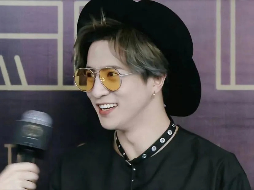 节目上薛之谦爆料:他没成名时去录制某节目,被一个主持人指着鼻子骂惨