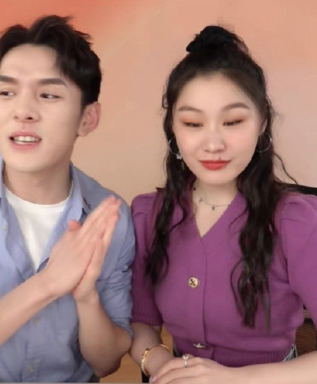 金靖和男朋友亲密牵手被拍二人甜蜜互动其实对方是老熟人