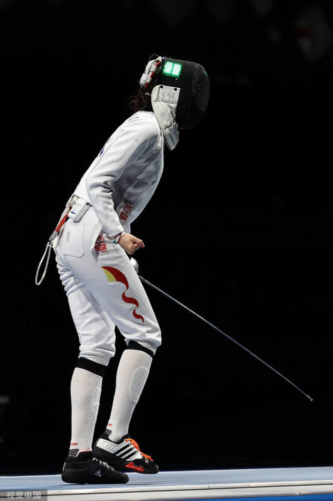 女子重剑团体赛:中国晋级半决赛 孙一文单局14-3完胜_腾讯新闻