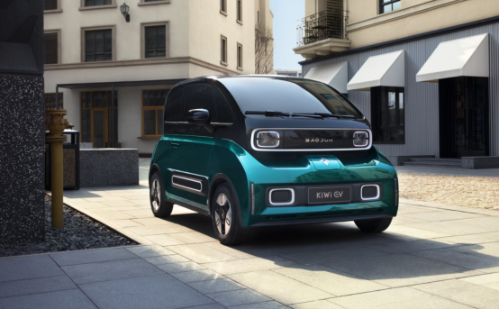 自动泊车全速巡航，智能网联科幻设计，宝骏KiWi EV对比欧拉黑猫